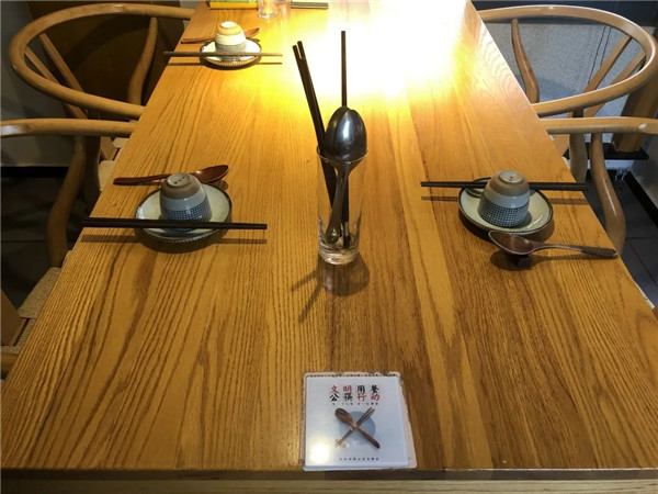 抓大也抓小，本期“紅黃黑榜”，專注你家門口的小飯店！