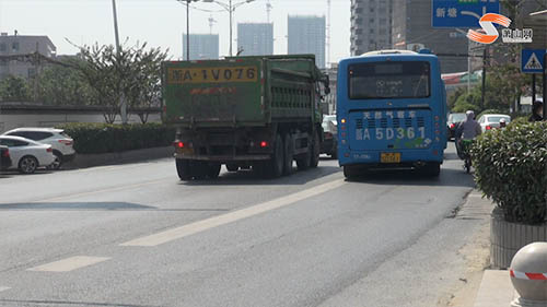 城區(qū)還有農(nóng)村道路？通惠南路這個路段機非人混行