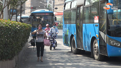 城區(qū)還有農(nóng)村道路？通惠南路這個路段機非人混行